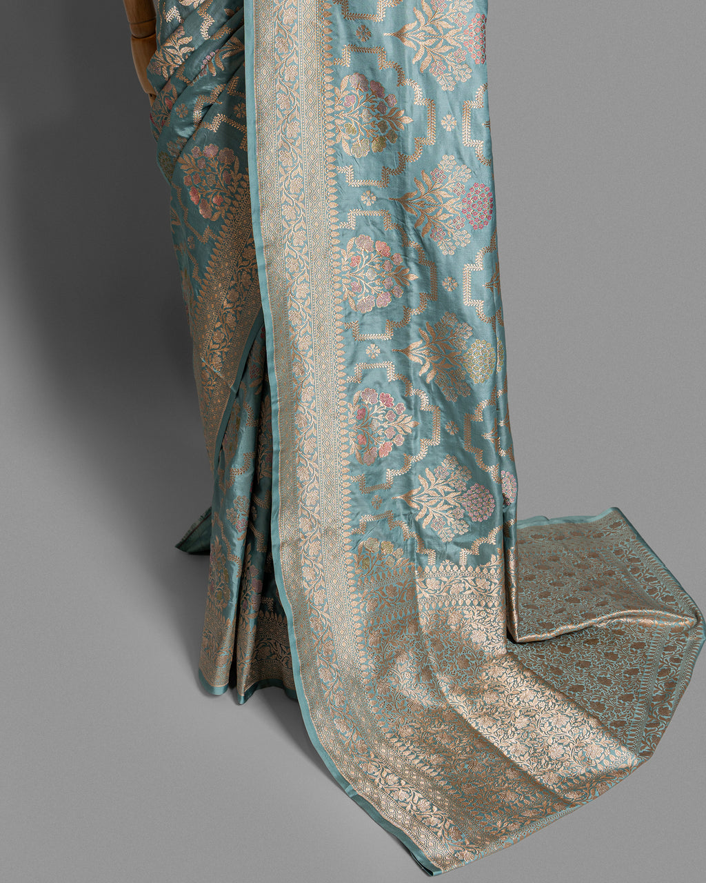 POWDER BLUE BANARASI SILK SAREE WITH TINCHOI MEENAKARI WORK