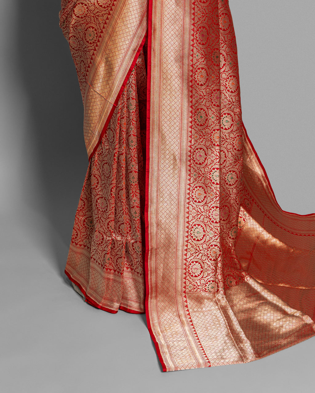 VERMILLION BANARASI SILK SAREE WITH TINCHOI MEENAKARI WORK