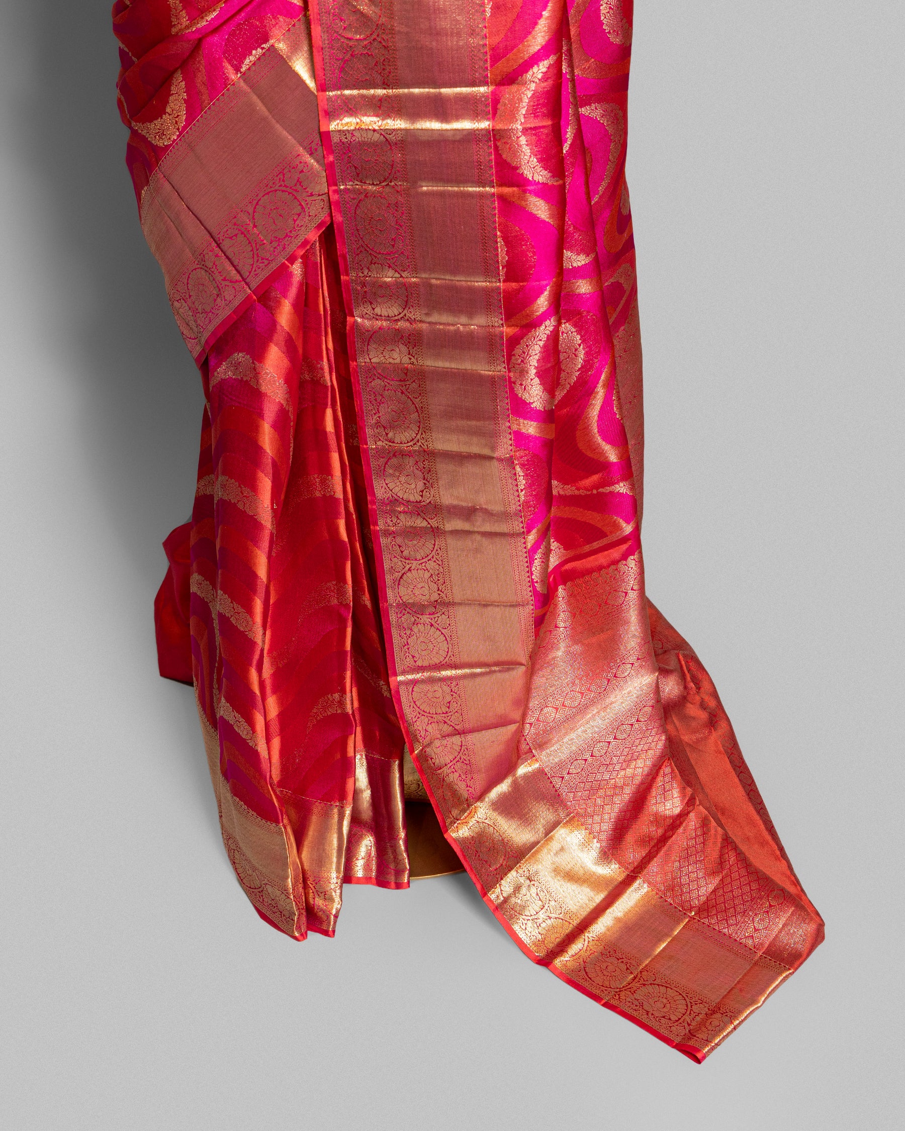 SCARLET KANJEEVARAM SILK SAREE WITH RESHAM AND ZARI WEAVING