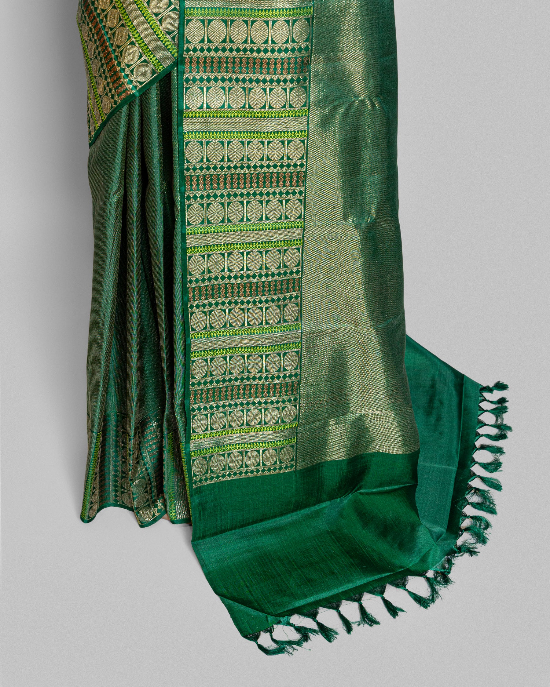 BOTTLE GREEN KANJEEVARAM SILK SAREE WITH CHATAI WEAVE