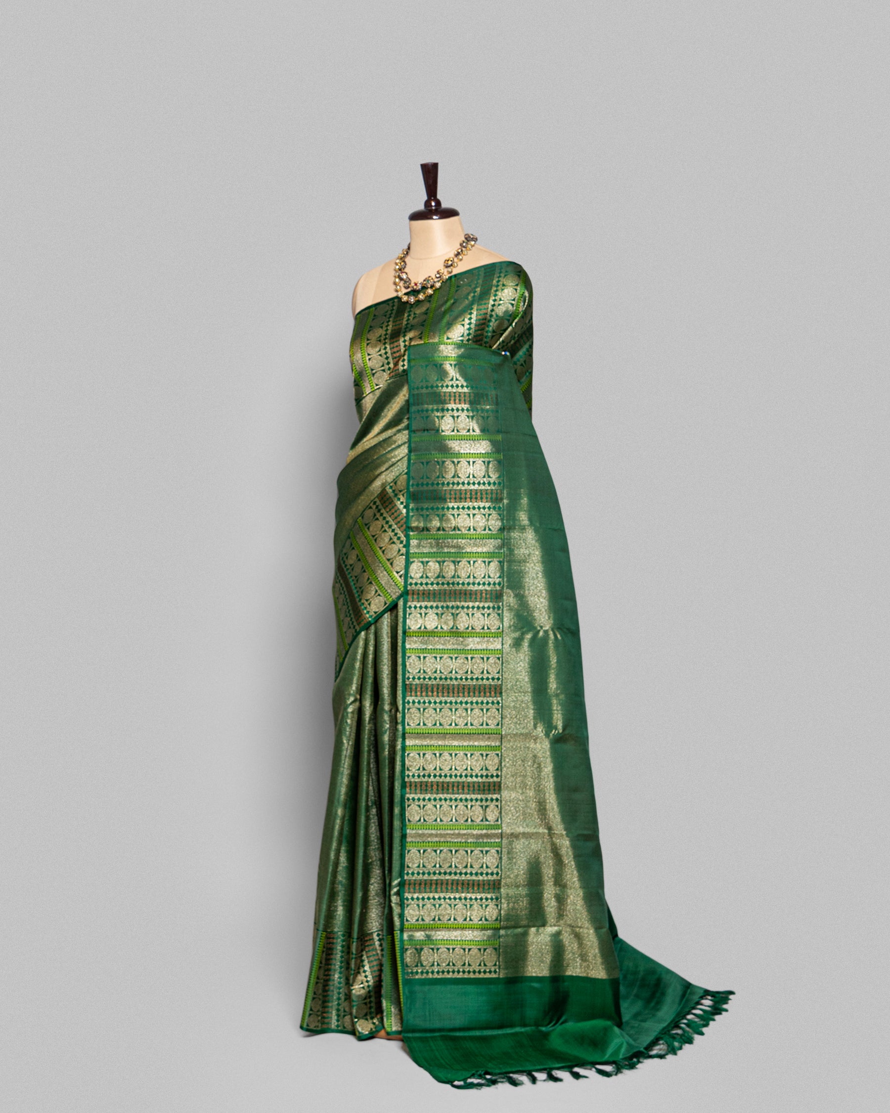 BOTTLE GREEN KANJEEVARAM SILK SAREE WITH CHATAI WEAVE