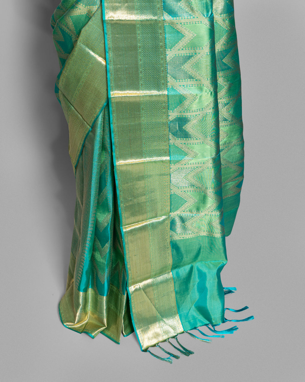 AQUA KANJEEVARAM SILK SAREE WITH LAGDI-PATTA CHATAI BORDER