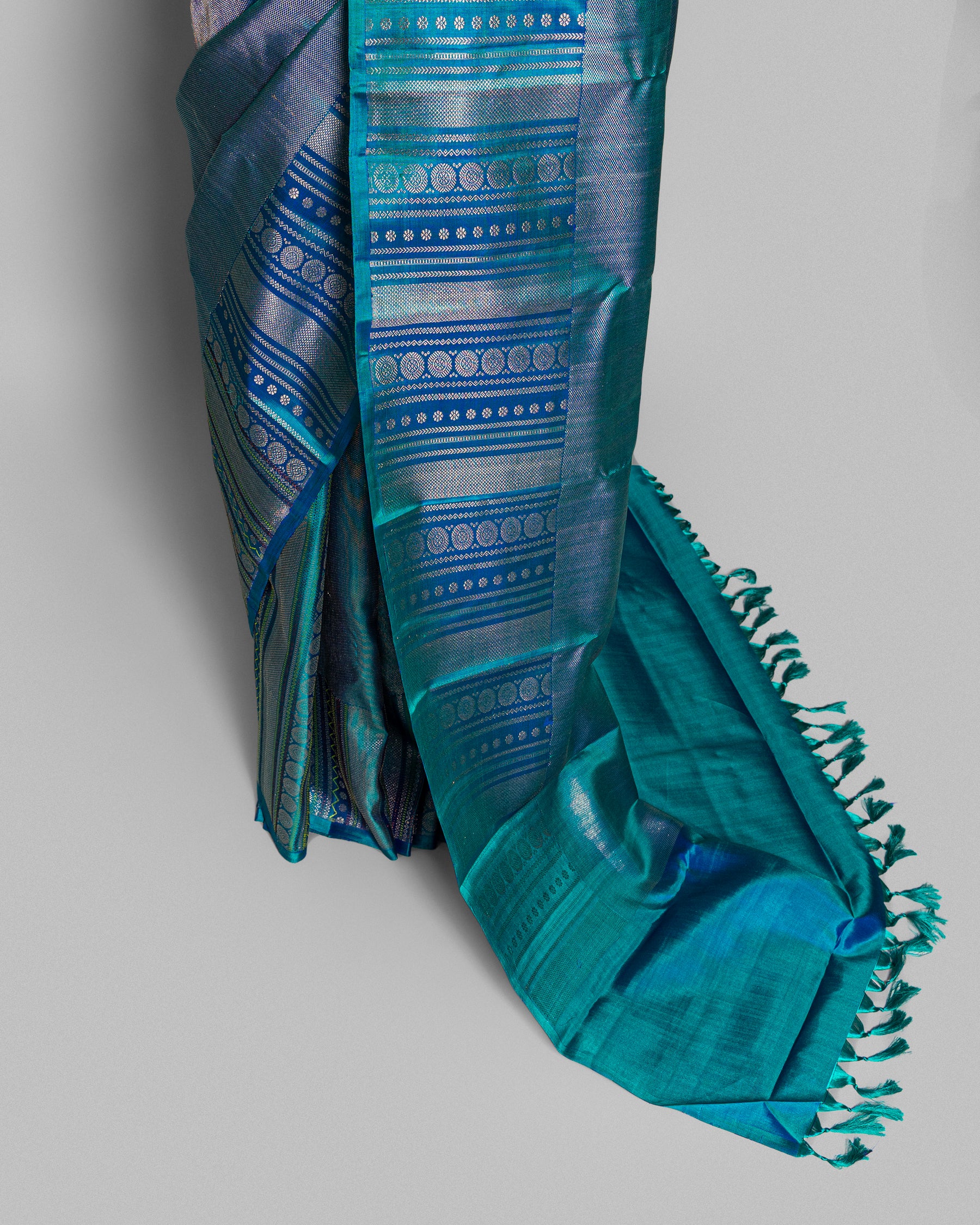 INDIGO KANJEEVARAM SILK SAREE WITH CHATAI WEAVE