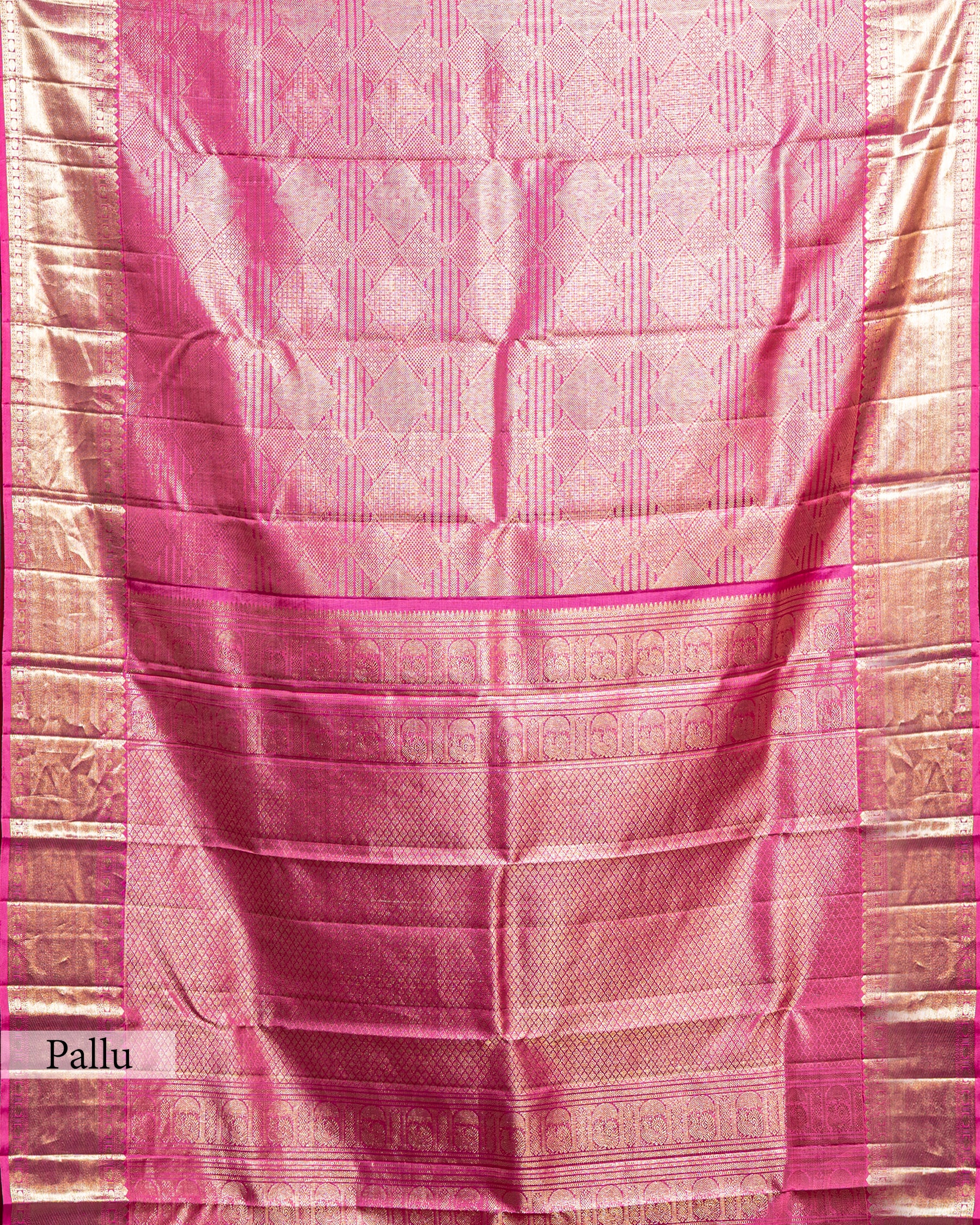 CARNATION KANJEEVARAM SILK SAREE WITH LAGDI-PATTA BORDER