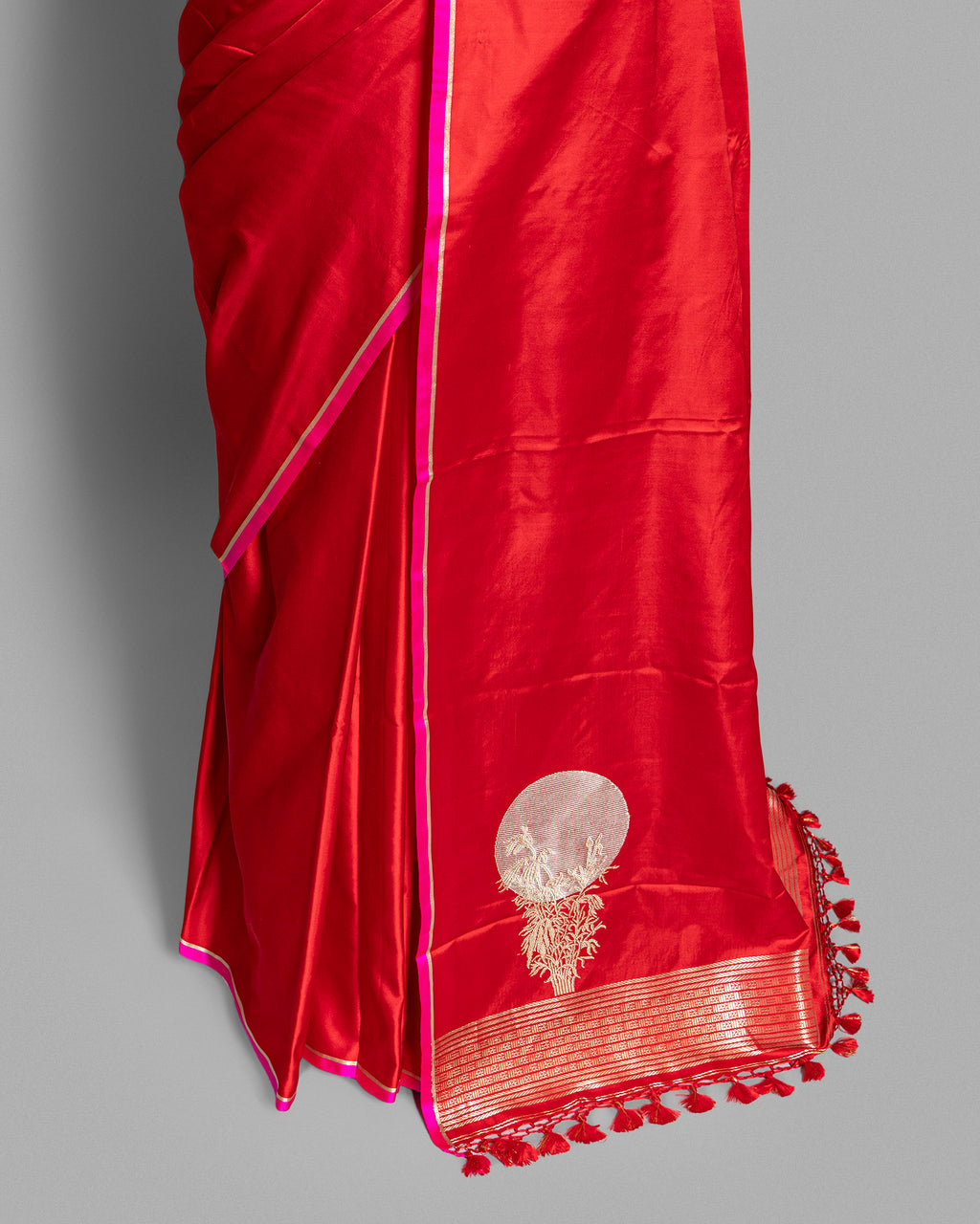 SCARLET MASHRU SILK SAREE WITH HANDWOVEN ZARI