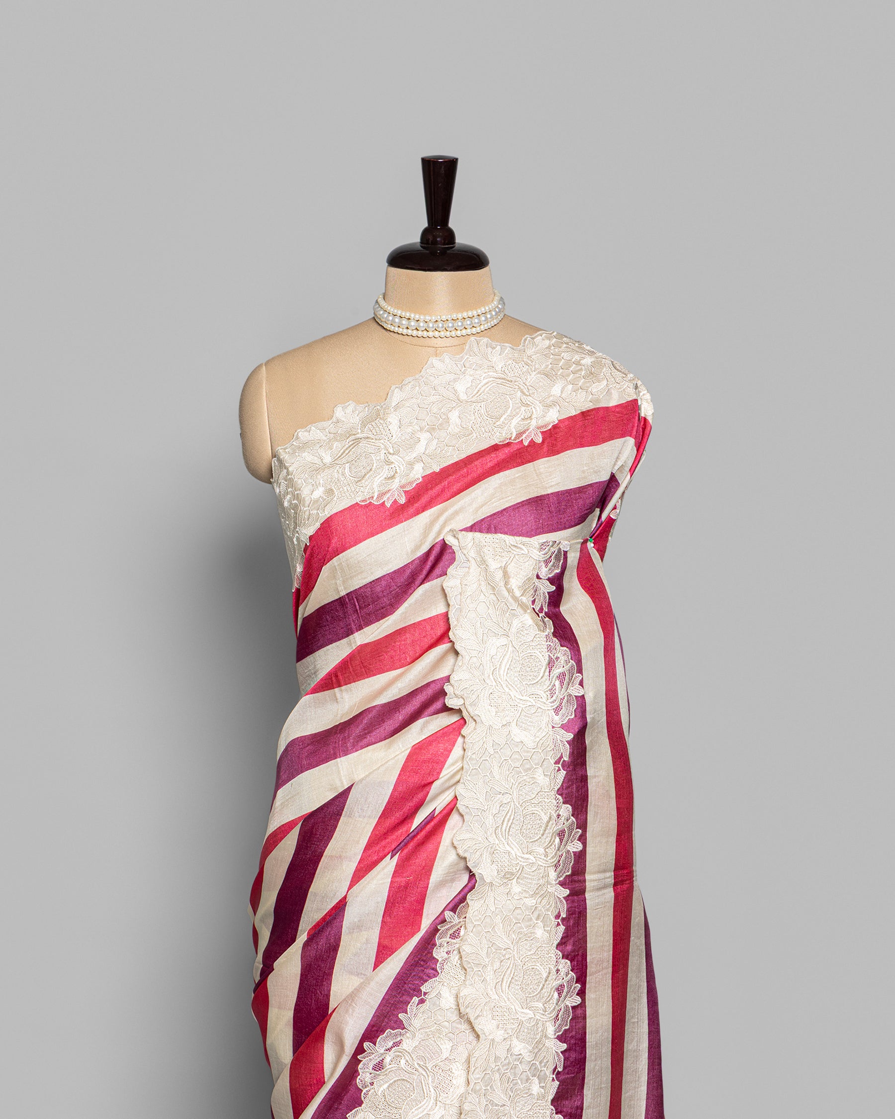 MULTICOLOR STRIPED SCALLOP BORDER SAREE