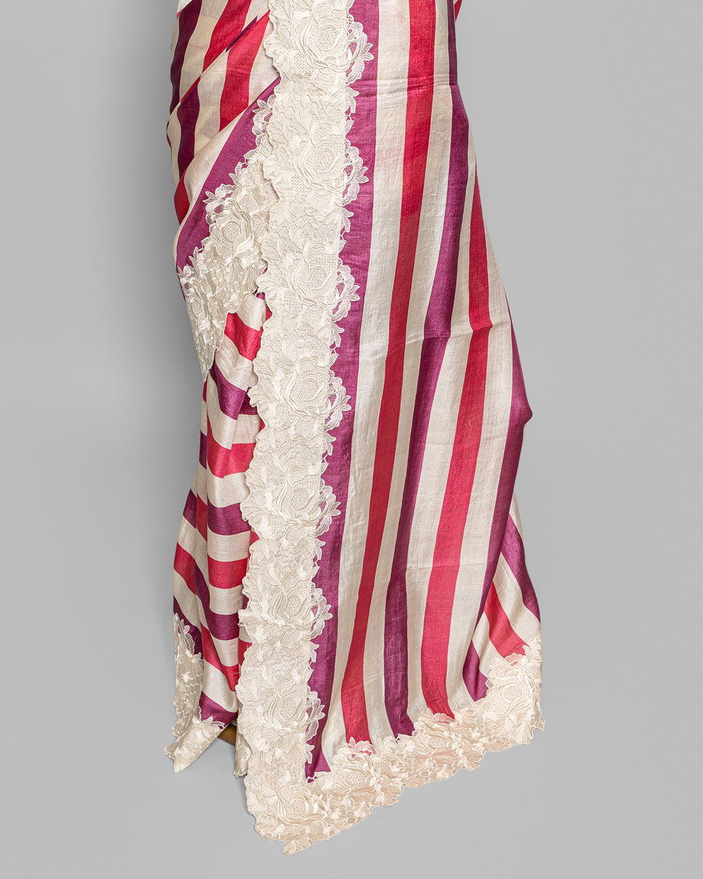 MULTICOLOR STRIPED SCALLOP BORDER SAREE