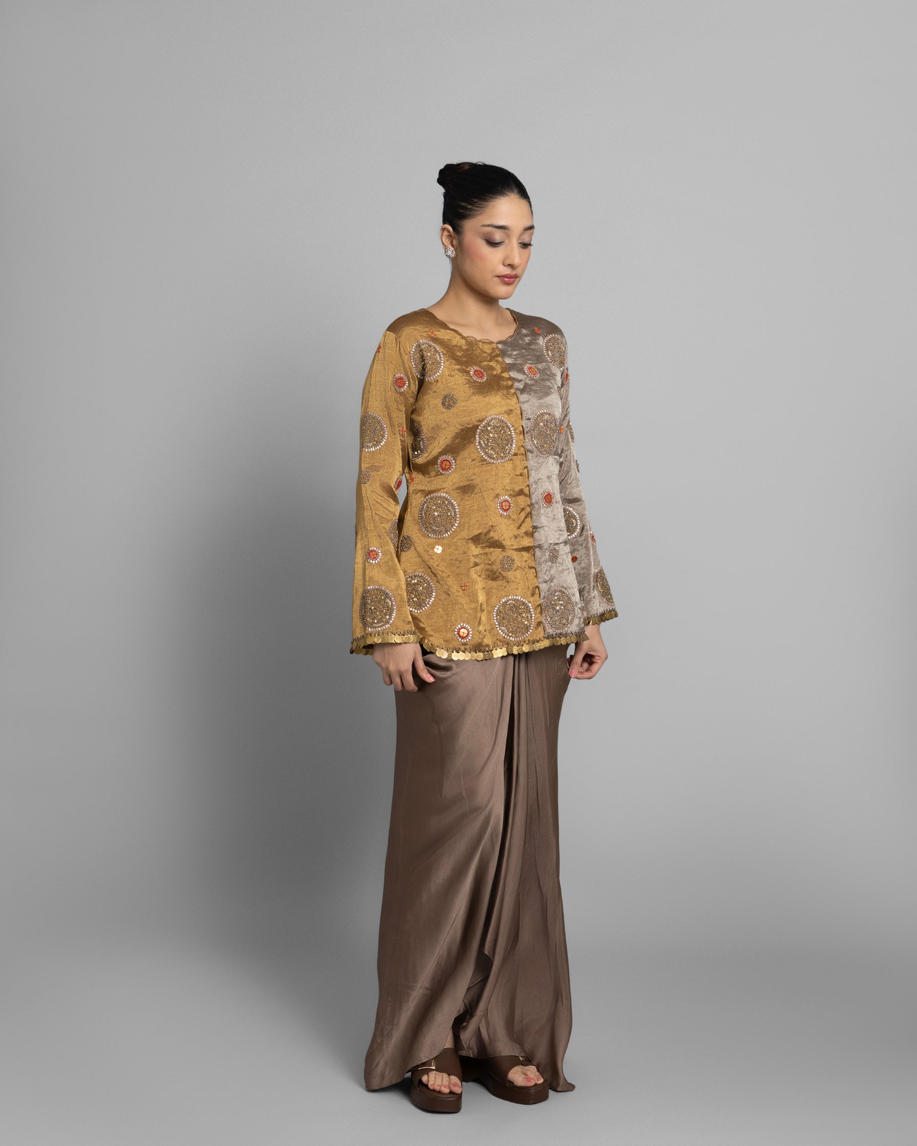 SILVER GOLD KANJEEVARAM TISSUE ENSEMBLE