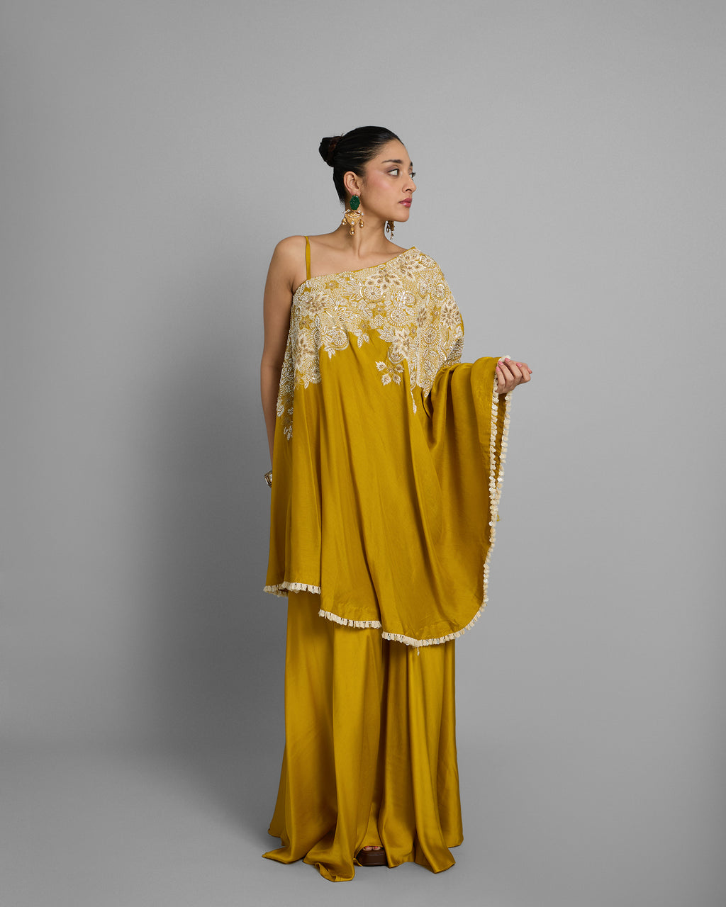 CANARY YELLOW ONE-SHOULDER ENSEMBLE