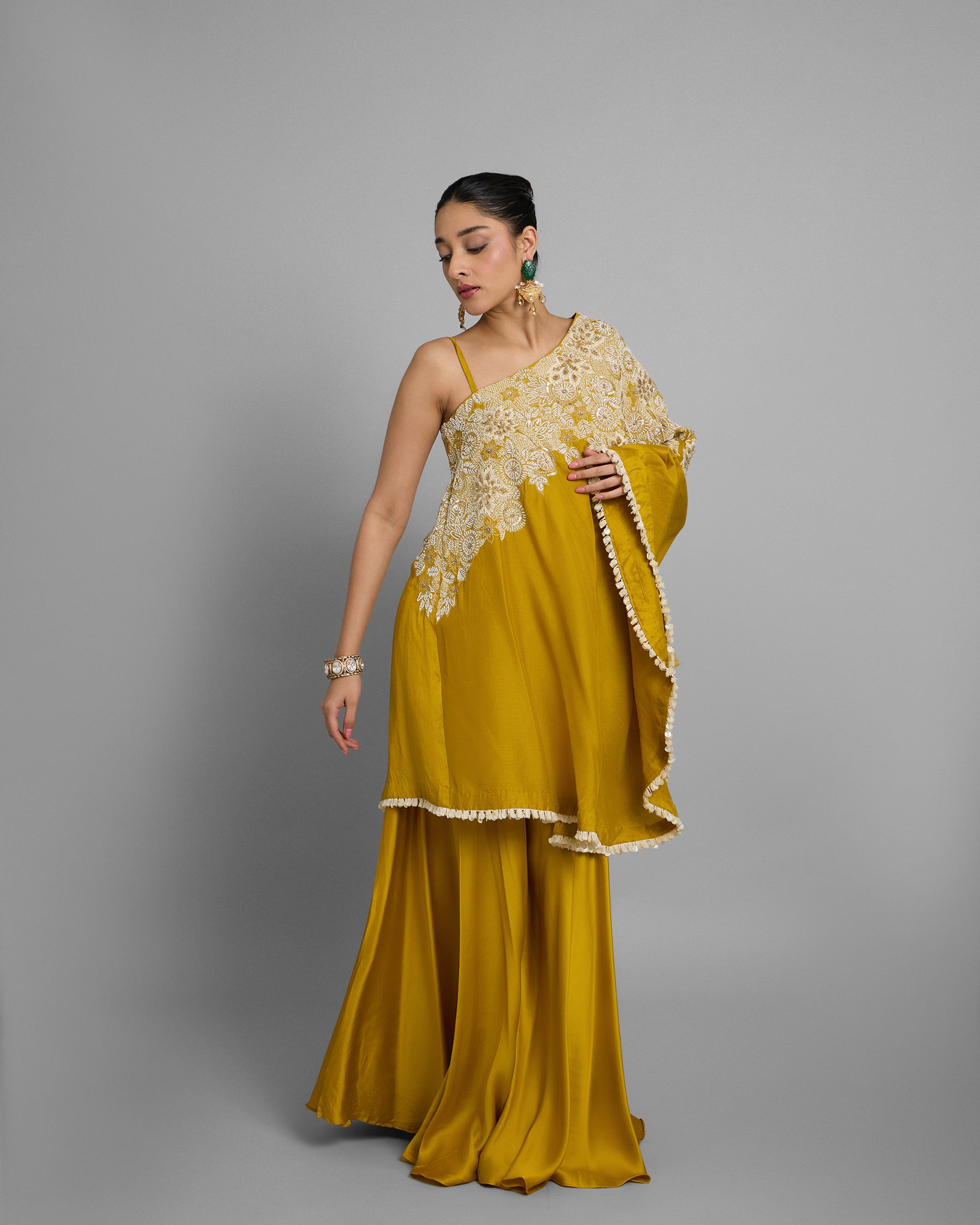 CANARY YELLOW ONE-SHOULDER ENSEMBLE