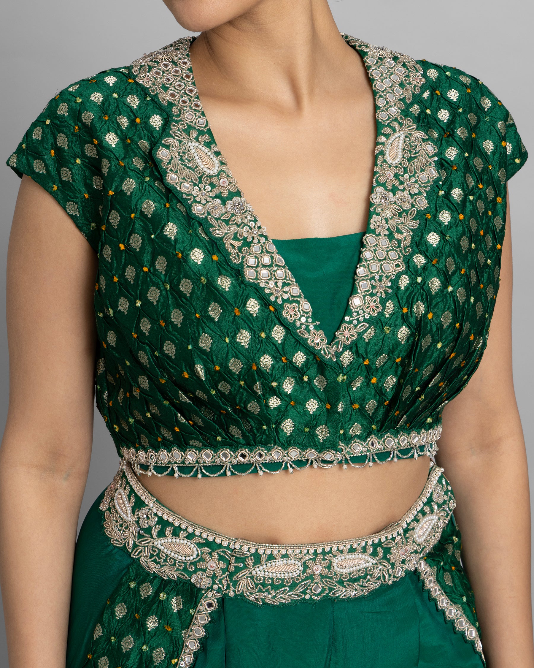EMERALD GREEN BANDHANI & BANARASI ENSEMBLE