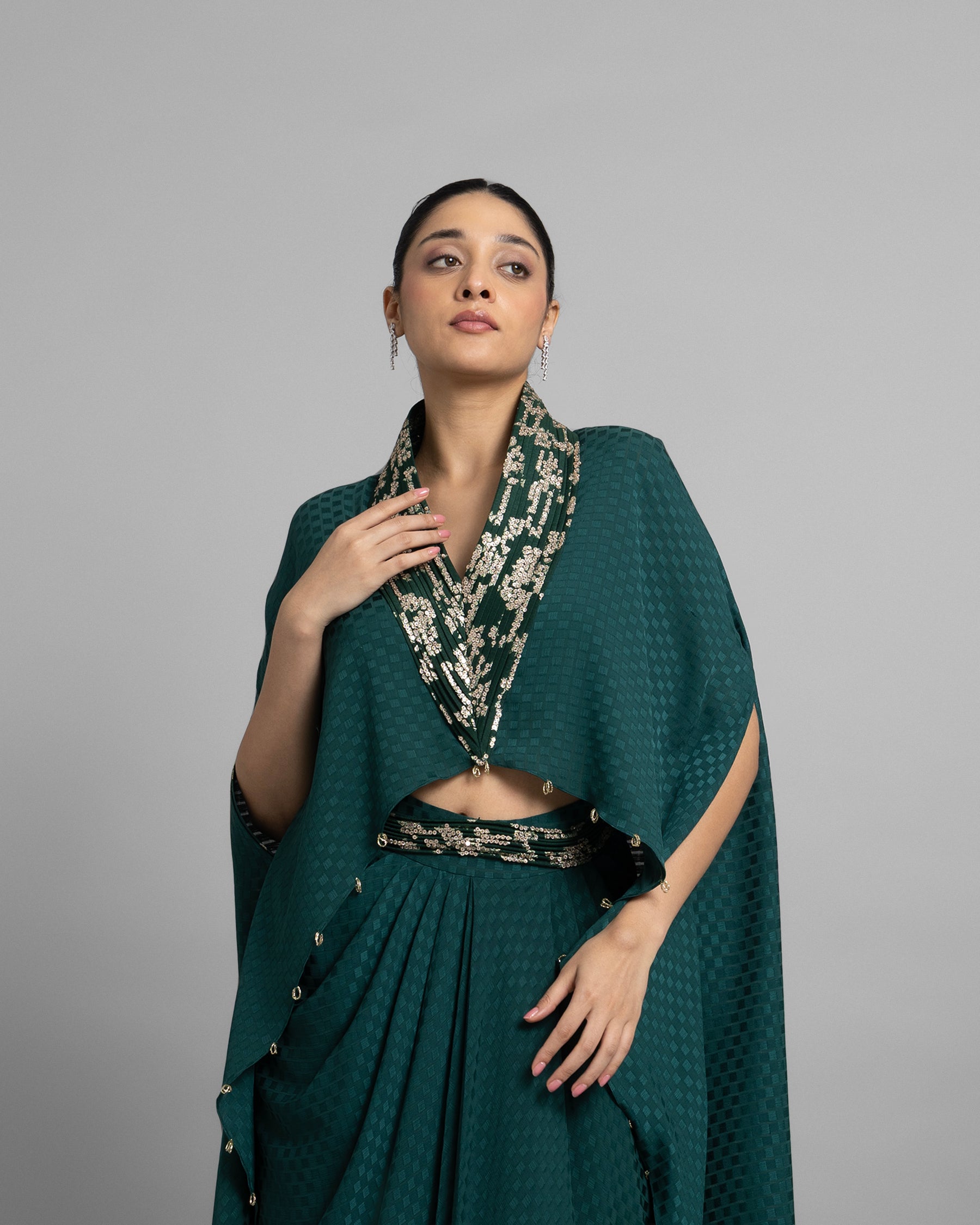 BOTTLE GREEN HIGH-LOW CAPE SET