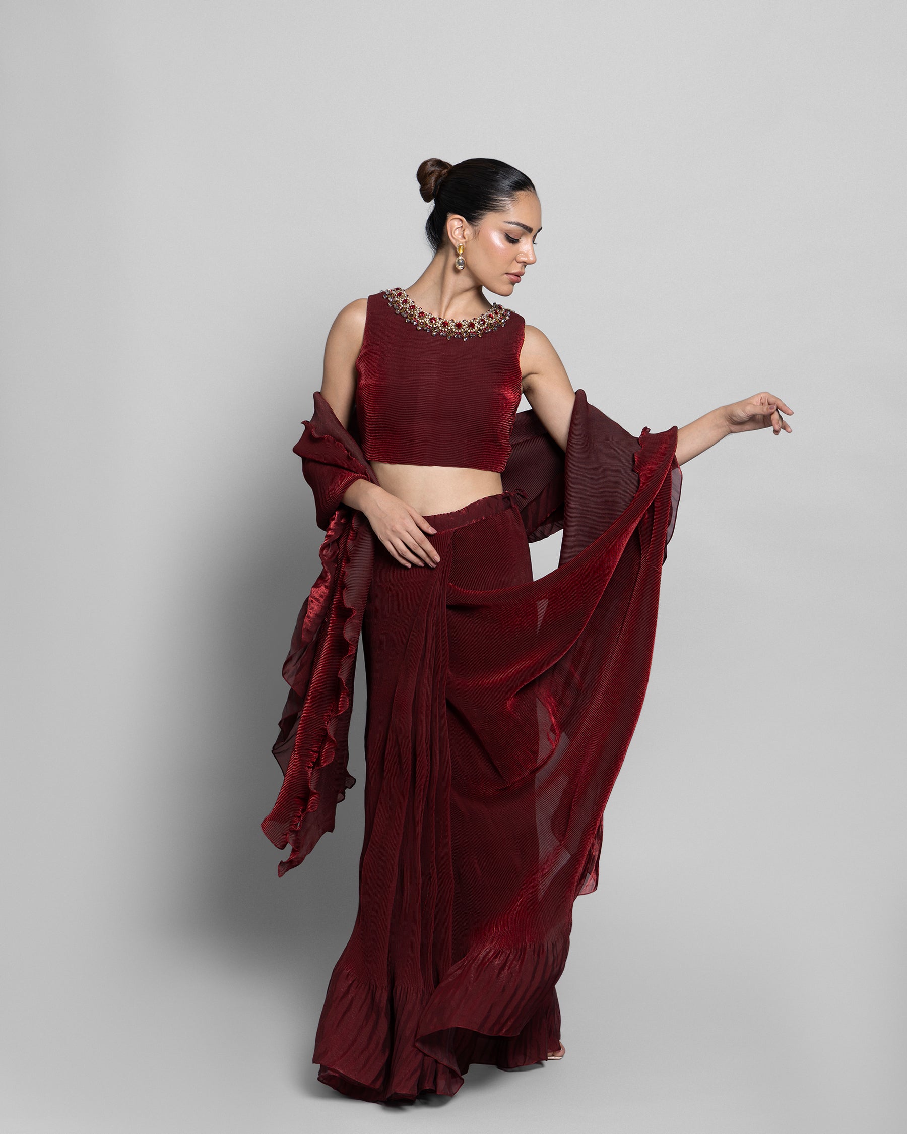 VINTAGE RED CRUSHED TISSUE-ORGANZA PRE-DRAPED SAREE